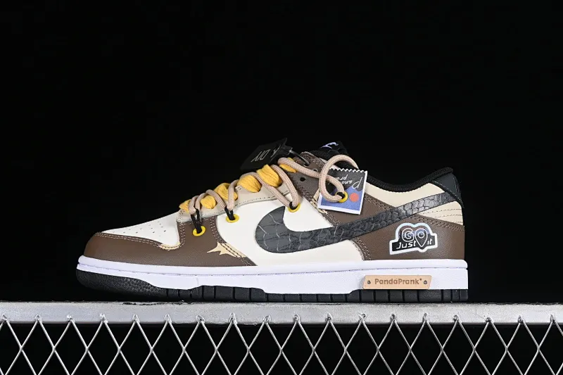 All Categories Nk SB Dunk Series Nk SB Dunk Low Low-top Sneakers Nk Dunk Low Panda Prank Jungle Crossing Overcoming Troubles Black Mamba Snake Print SB Strap Low-top Casual Sneakers DV0831-002